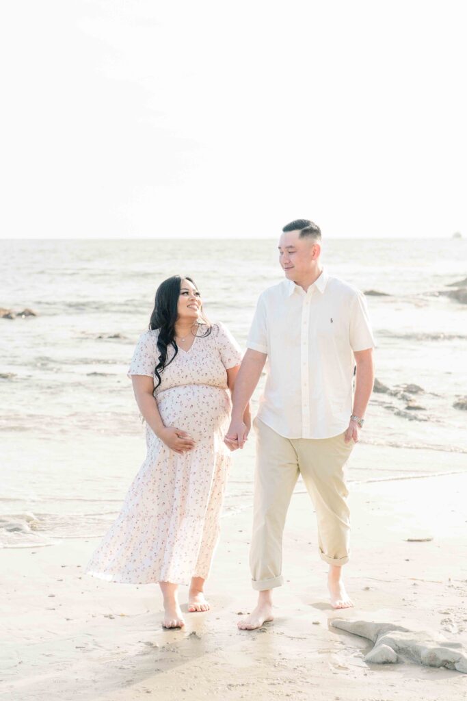 Outfit inspiration for maternity session in san diego california